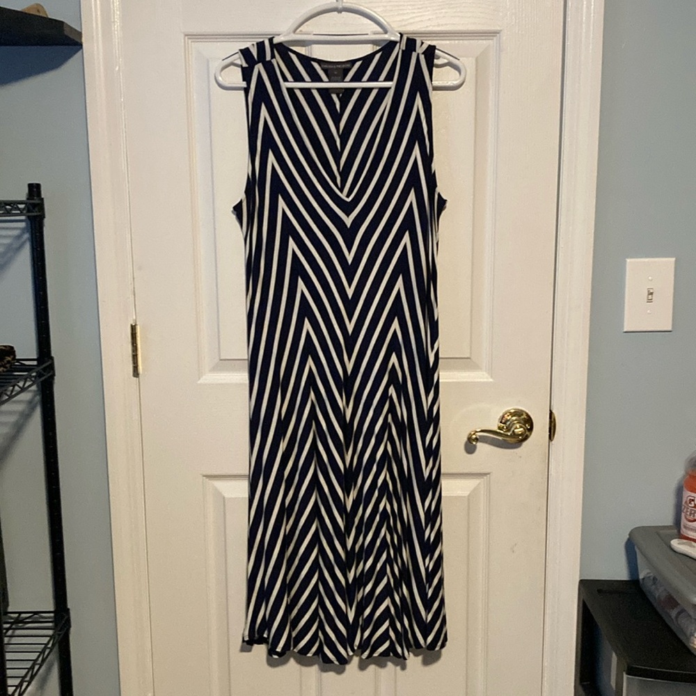 Chelsea & Theodore women’s XL Navy and white dress.